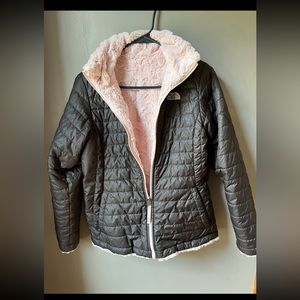 Girls reversible Northface coat. Black/pale pink. Youth size XL.